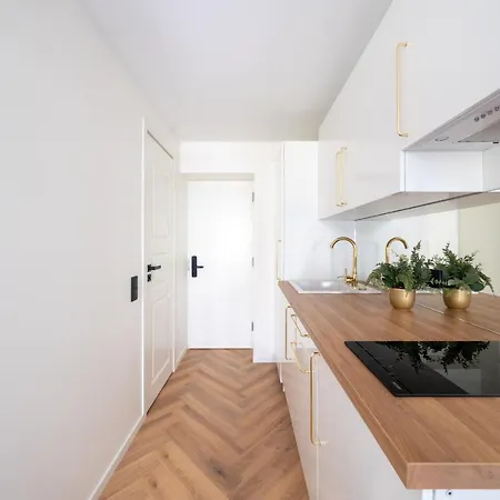 Oasis Airport By Revalhome