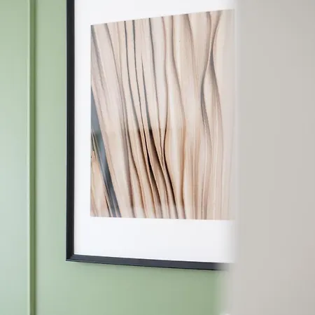 מלון דירות Oasis Airport By Revalhome 3*