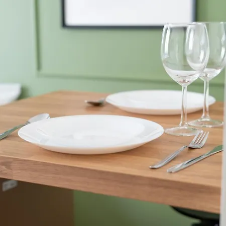 Ξενοδοχείο με διαμερίσματα Oasis Airport By Revalhome