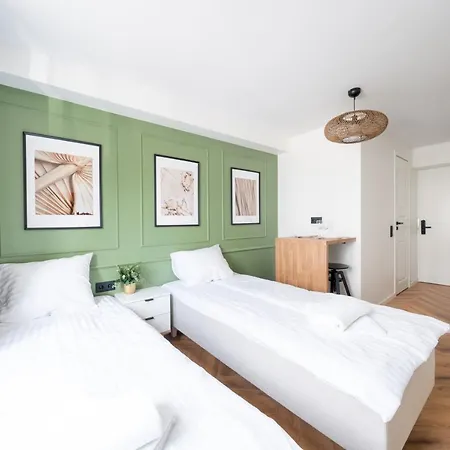 Oasis Airport By Revalhome 3*