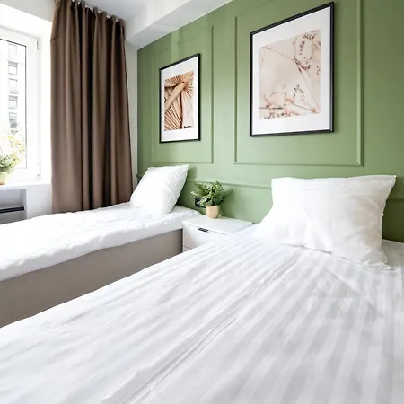 Aparthotel Oasis Airport 3*
