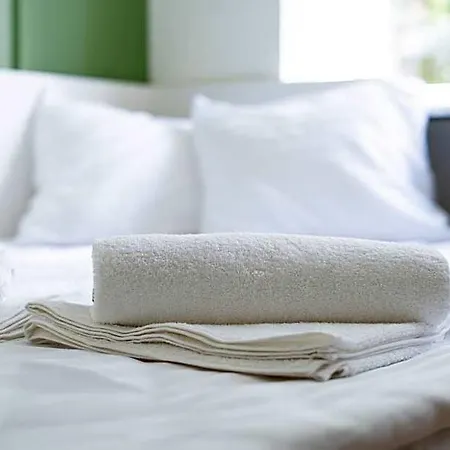 Oasis Airport 3*