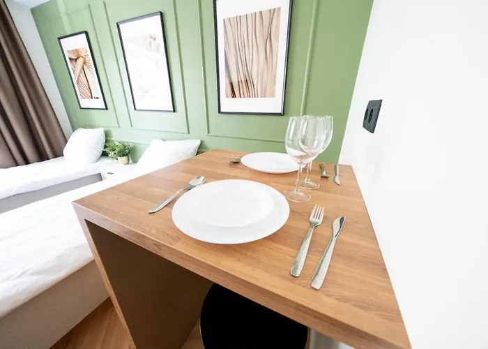 Апарт-отель Oasis Airport By Revalhome