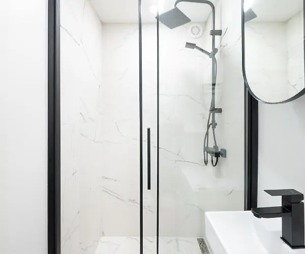 Апарт-отель Oasis Airport By Revalhome 3*