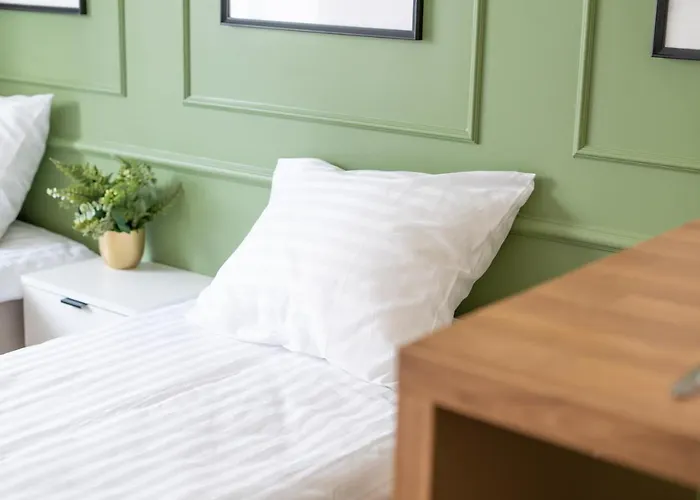 Aparthotel Oasis Airport By Revalhome 3*