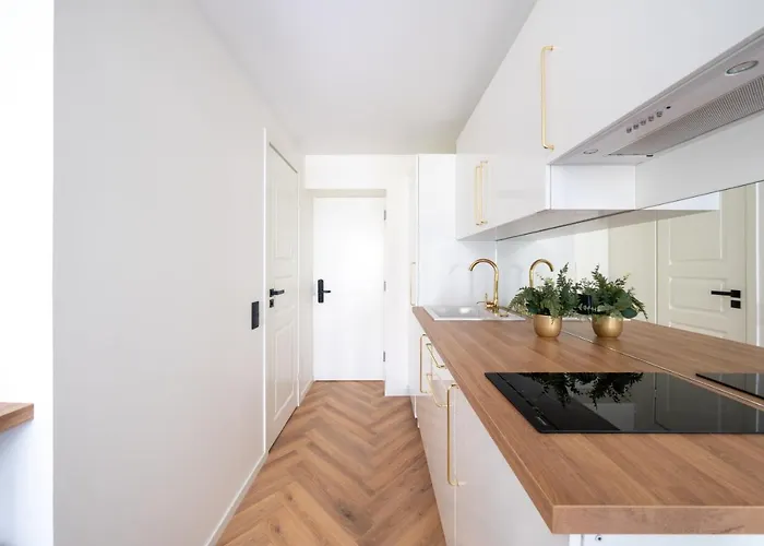 Oasis Airport By Revalhome